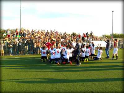 A proposito dell�Ideale, nel 2012 una trentina di tifosi del Bari costituirono una nuova societ� con il medesimo nome del glorioso club, non tanto per raccoglierne il testimone quanto per rifarsi ai genuini valori che animavano il vecchio calcio di periferia. La squadra da sette anni staziona in Prima Categoria